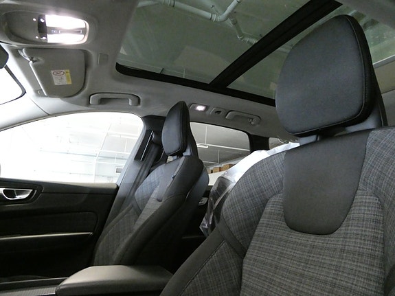 Volvo XC60 15 of 24