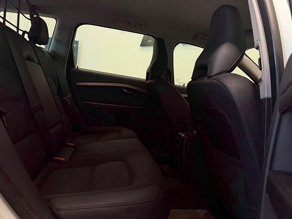 Volvo XC70 14 of 19