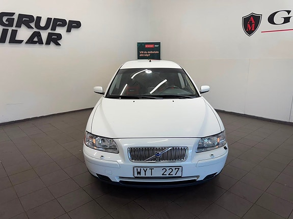 Volvo V70 7 of 18