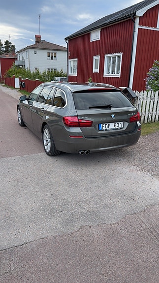 BMW 530d 2 of 4