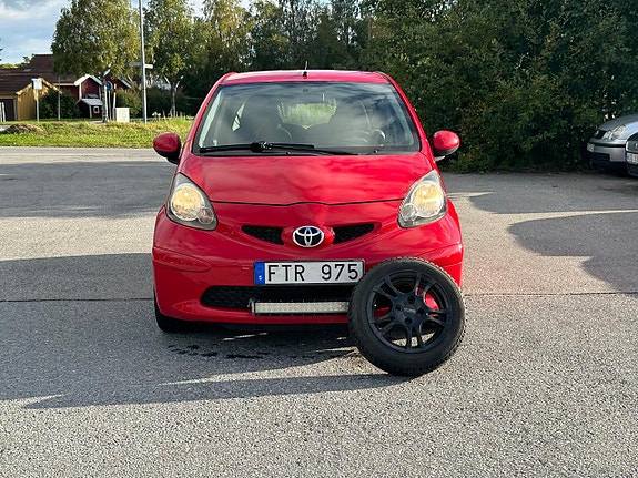 Toyota Aygo 2 of 11