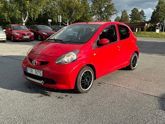Toyota Aygo 3 of 11