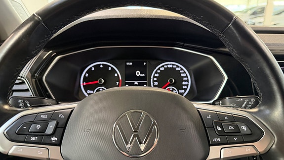Volkswagen T-Cross 13 of 17