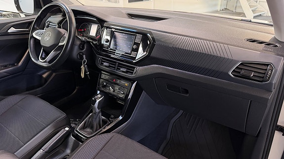 Volkswagen T-Cross 8 of 17