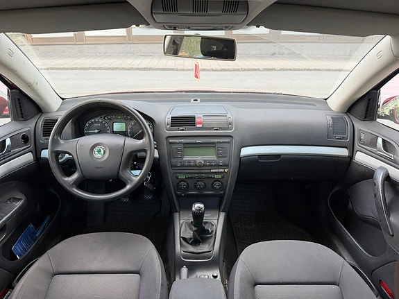Skoda Octavia 7 of 10
