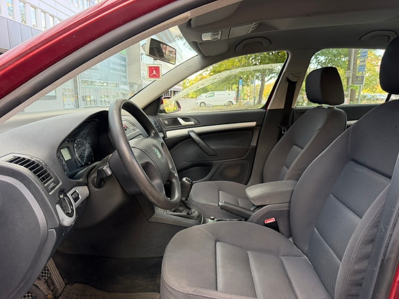 Skoda Octavia 5 of 10