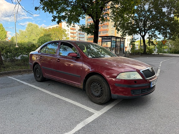 Skoda Octavia 2 of 10