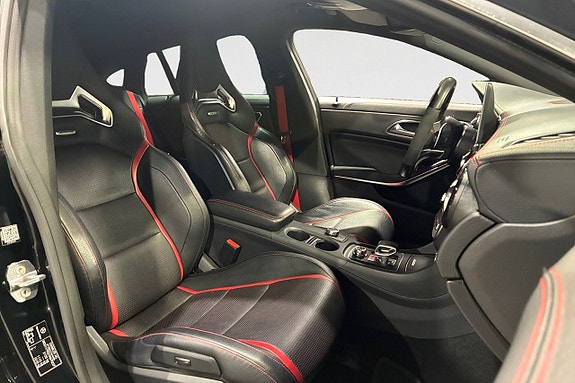Mercedes-Benz CLA45 17 of 19