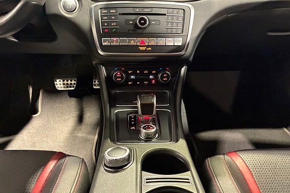 Mercedes-Benz CLA45 13 of 19