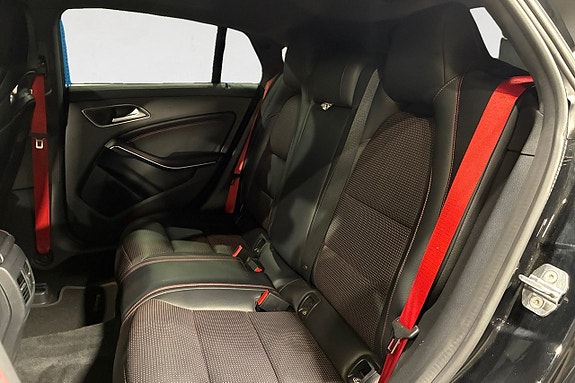 Mercedes-Benz CLA45 16 of 19