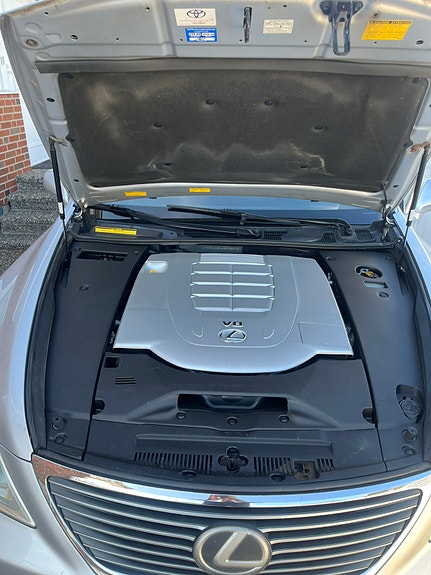 Lexus LS460 11 of 15