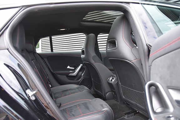 Mercedes-Benz CLA250 e 11 of 21