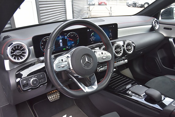 Mercedes-Benz CLA250 e 15 of 21