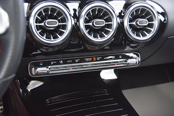 Mercedes-Benz CLA250 e 19 of 21