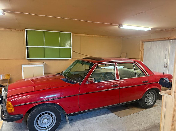 Mercedes-Benz 200 10 of 12