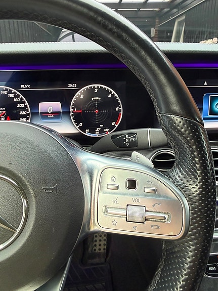 Mercedes-Benz E200 d 12 of 26