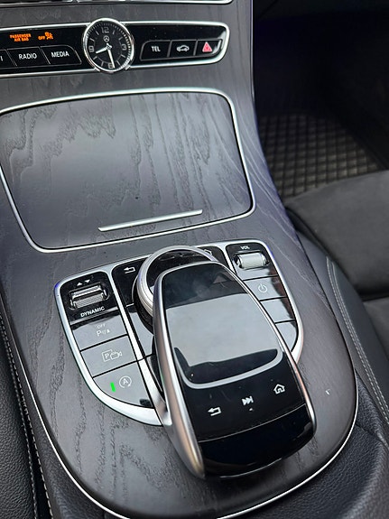 Mercedes-Benz E200 d 19 of 26