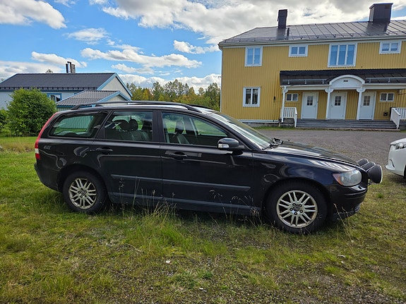Volvo V50 3 of 3