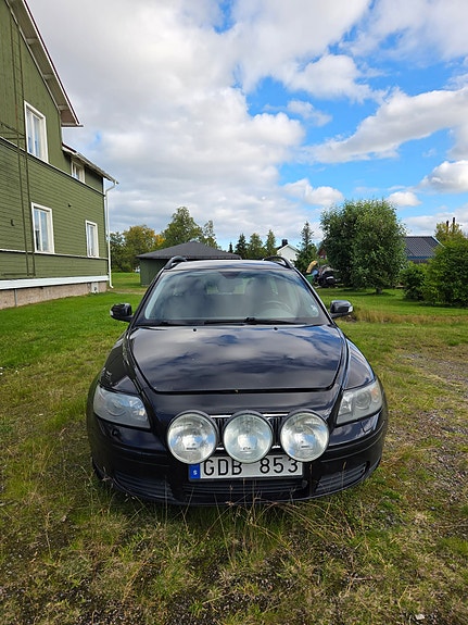 Volvo V50 2 of 3