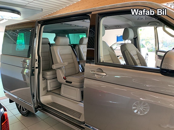 Volkswagen Multivan 21 of 25