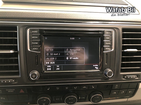 Volkswagen Multivan 23 of 25