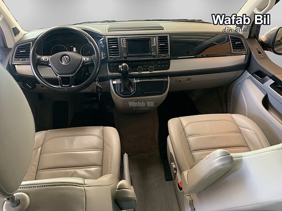 Volkswagen Multivan 7 of 25