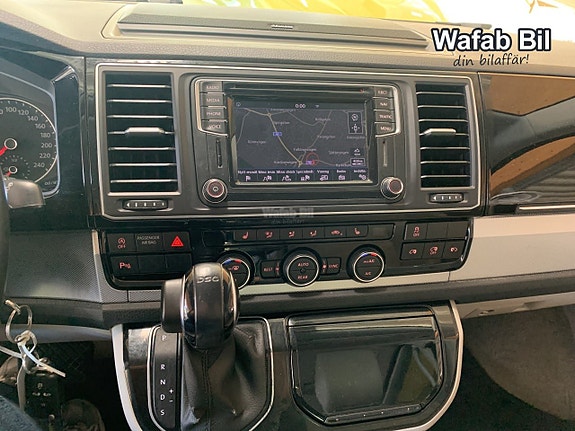 Volkswagen Multivan 13 of 25