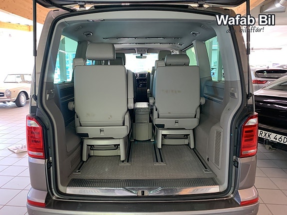 Volkswagen Multivan 14 of 25
