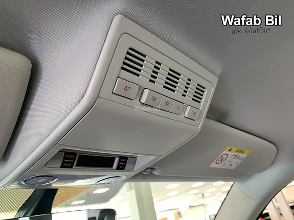 Volkswagen Multivan 15 of 25