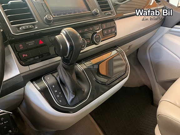 Volkswagen Multivan 12 of 25