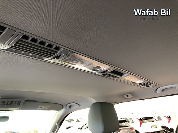 Volkswagen Multivan 22 of 25