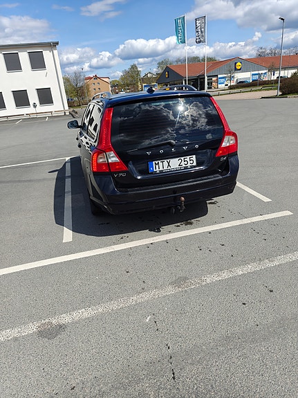 Volvo V70 3 of 8