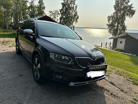 Skoda Octavia Scout 3 of 7