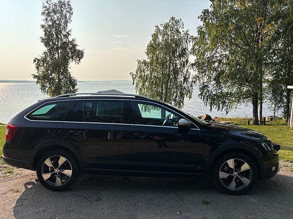 Skoda Octavia Scout 4 of 7
