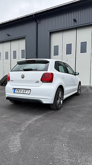 Volkswagen Polo 2 of 5