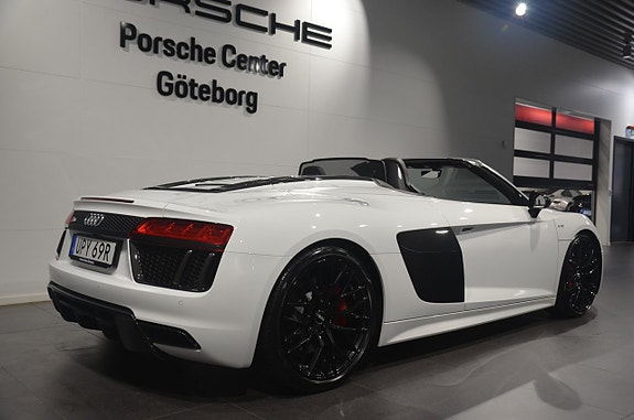 Audi R8 4 of 19