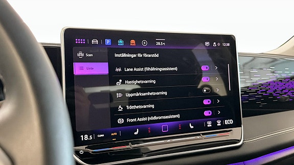 Volkswagen Tiguan 16 of 23