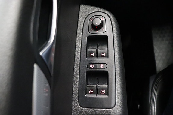 Volkswagen Sharan 30 of 30