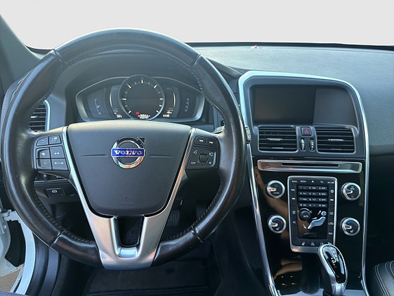 Volvo XC60 12 of 21