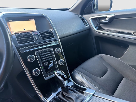 Volvo XC60 14 of 21
