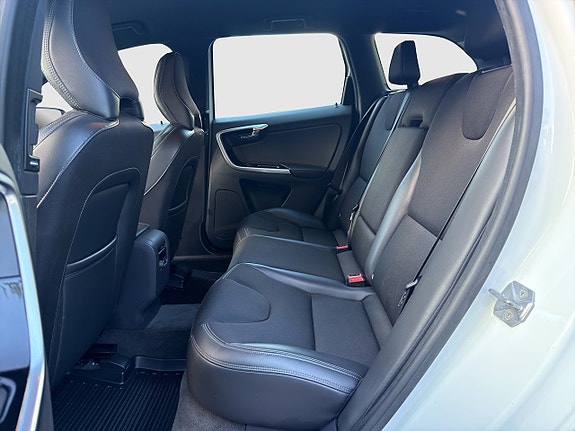 Volvo XC60 19 of 21