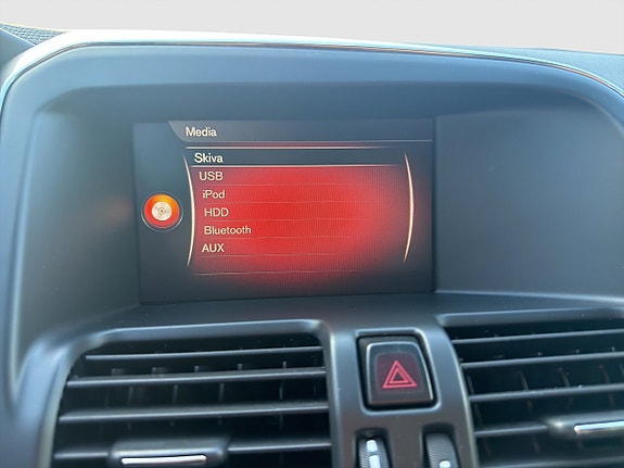 Volvo XC60 16 of 21