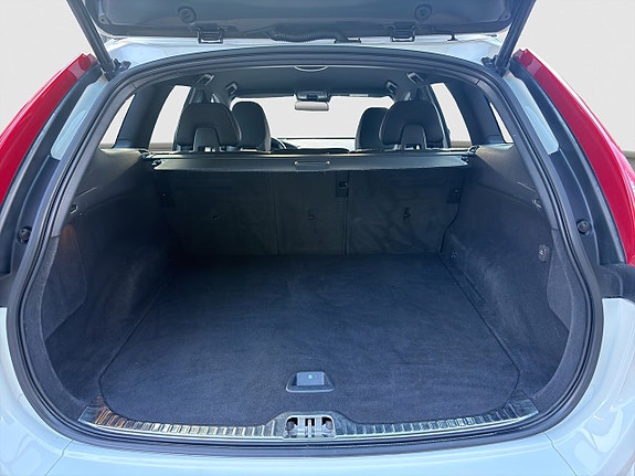 Volvo XC60 5 of 21