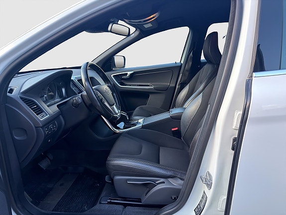 Volvo XC60 10 of 21