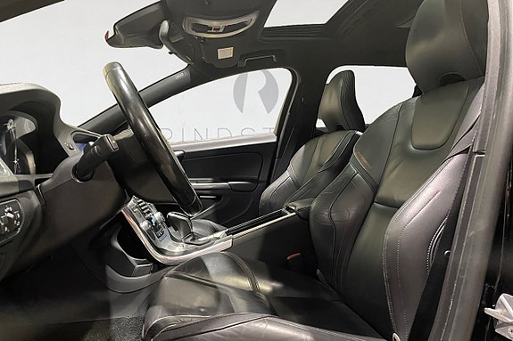 Volvo V60 3 of 16