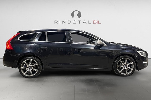 Volvo V60 8 of 16