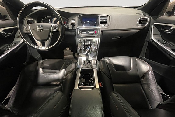 Volvo V60 11 of 16
