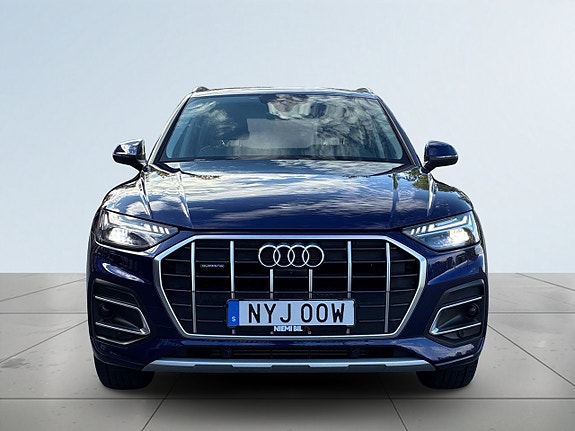 Audi Q5 2 of 22