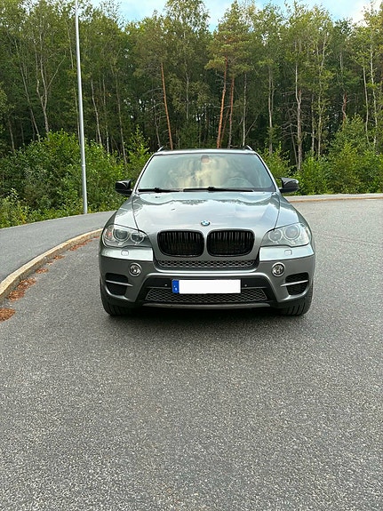 BMW X5 2 of 11