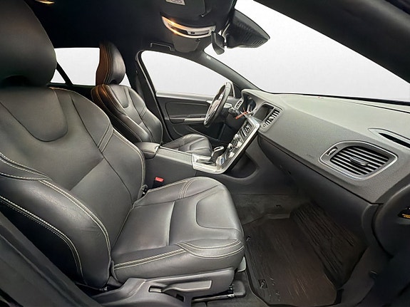 Volvo V60 28 of 30